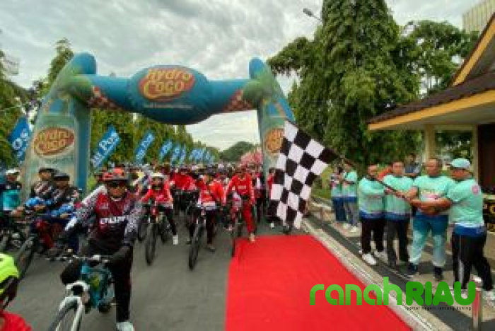 Ribuan Pesepeda Meriahkan Gowes Riau Pos Merdeka 2025