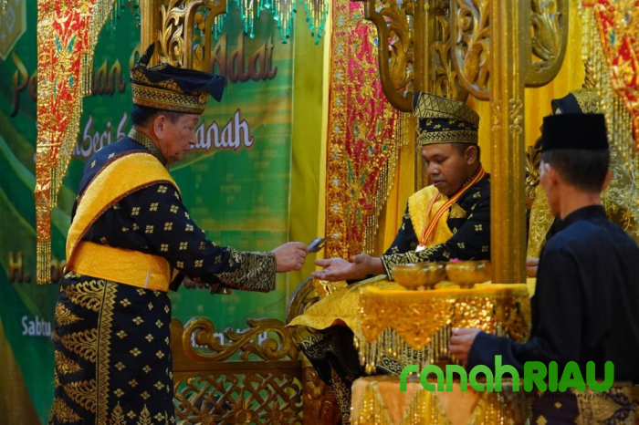 Resmi Sandang Gelar Adat Datuk Seri Setia Amanah, Abdul Wahid: Amanah yang Sangat Besar