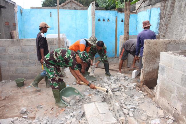 Jembar:" Tanpa TNI, Rumah Saya Belum Tentu Direhab"