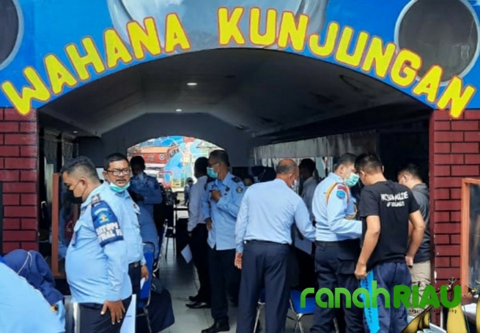 Pegawai Lapas Kelas IIA Bengkalis Lakukan Vaksinasi Tahap Kedua