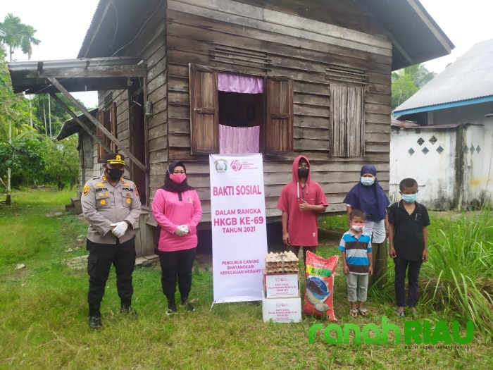 Bhayangkari cabang Meranti kembali salurkan bantuan Sembako