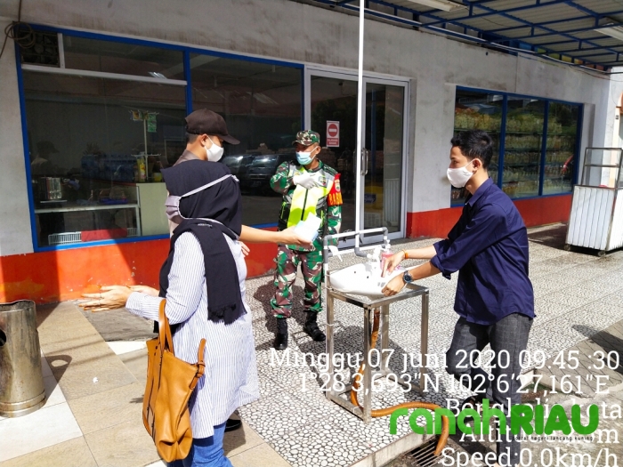 Babinsa Bengkalis Beri Himbauan Ke Warga Pentingnya Peduli Kesehatan