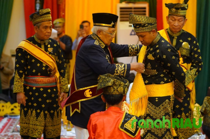 Kisah Haru Penabalan Datuk Seri Setia Amanah Abdul Wahid