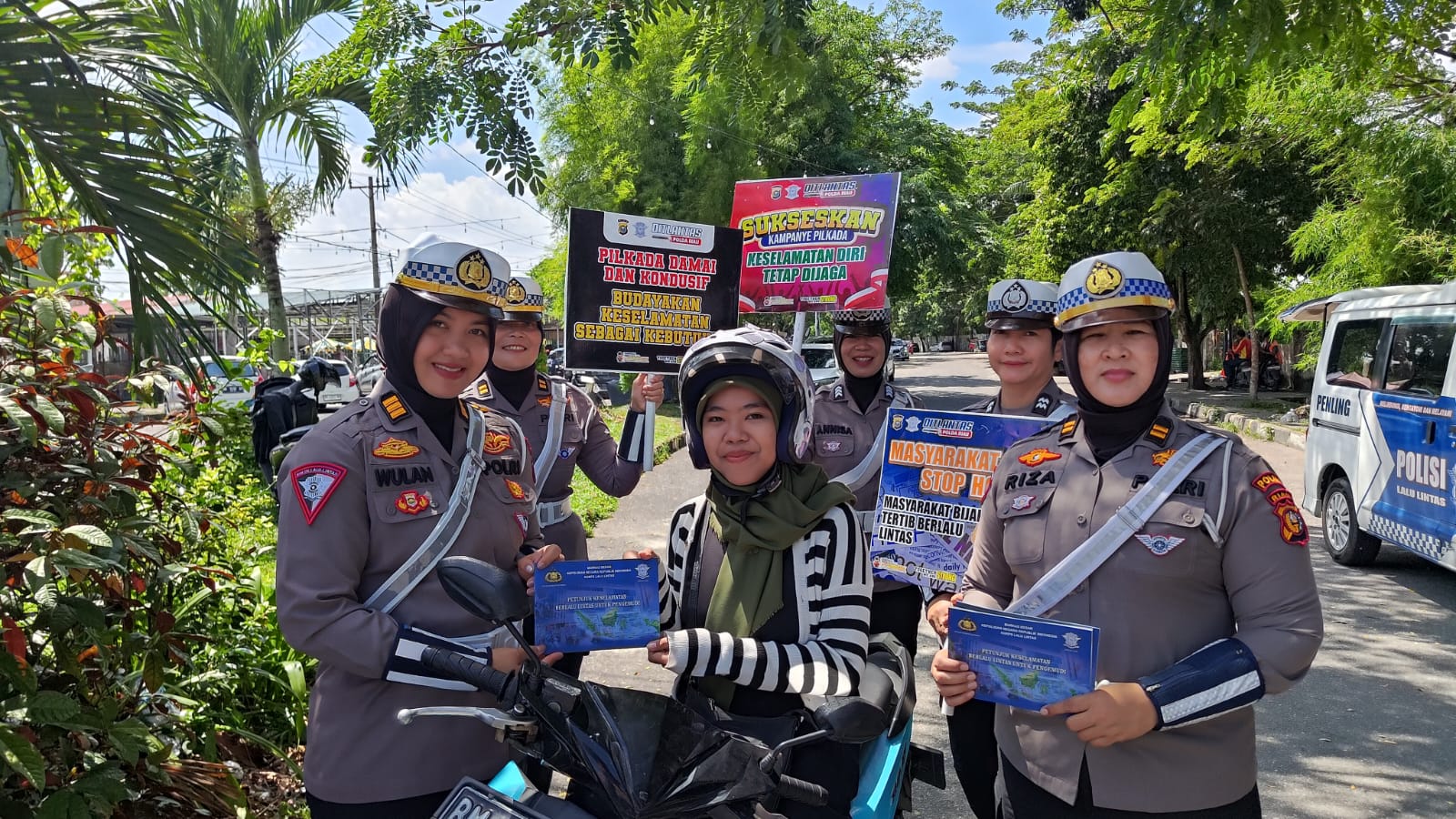 Tim Cooling System gelar Edukasi Pengendara di Bundaran Tugu Keris 