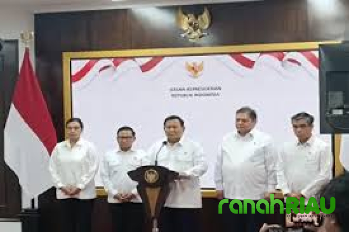 Prabowo Umumkan Kenaikan Upah Minimum 6,5%: Kesejahteraan Buruh sangat Penting
