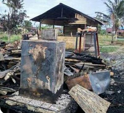 Kantor PT NLE ludes terbakar di Inhu