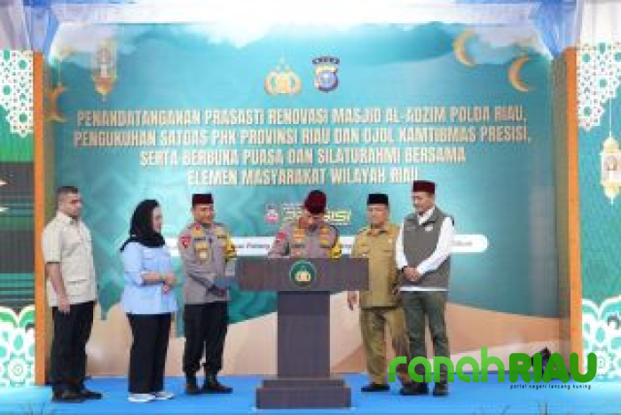 Kapolri Resmikan Renovasi Masjid Al-Adzim dan Kukuhkan Satgas PHK di Riau