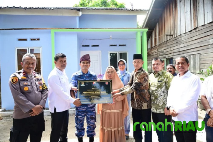 Warga Pekanbaru Neni Priyanti Dapat Rumah Layak Huni