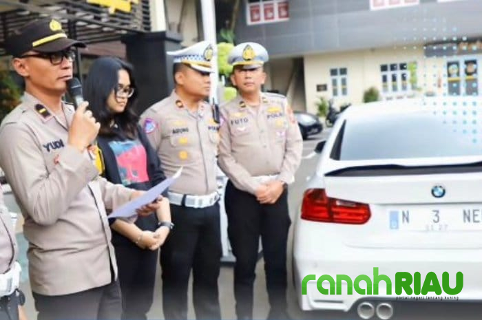 Mobil BMW Putih yang Viral karena Nopol Tak Senonoh di Malang Ternyata untuk Konten TikTok