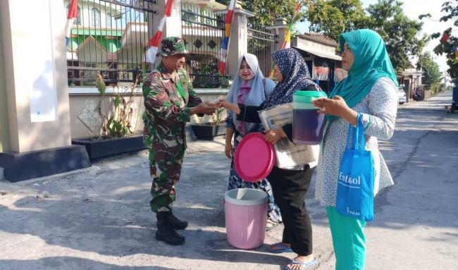 Ini Peran Ibu-Ibu PKK Di TMMD Kalikondang