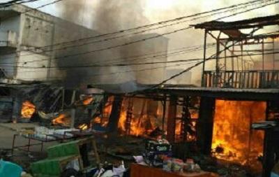 Kebakaran Dahsyat di Kecamatan Pulau Burung, Kerugian Ditaksir Milyaran Rupiah...