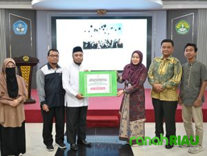 Baznas Riau dan UPZ UNRI Berikan Bantuan UKT kepada Mahasiswa yang Membutuhkan
