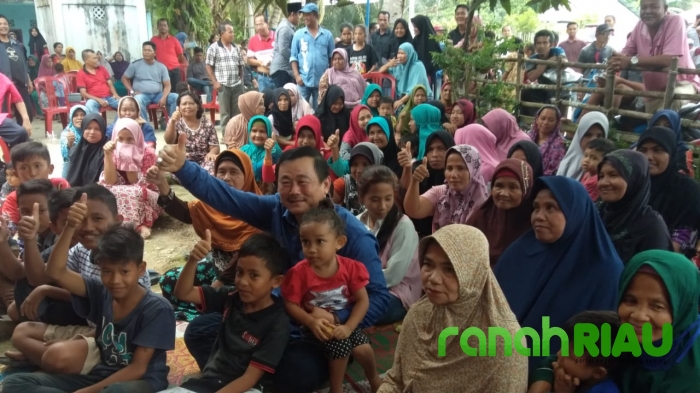 Infrastruktur Minim, Masyarakat Desa Air Buluh Mengadu ke Wakil Bupati H. Halim