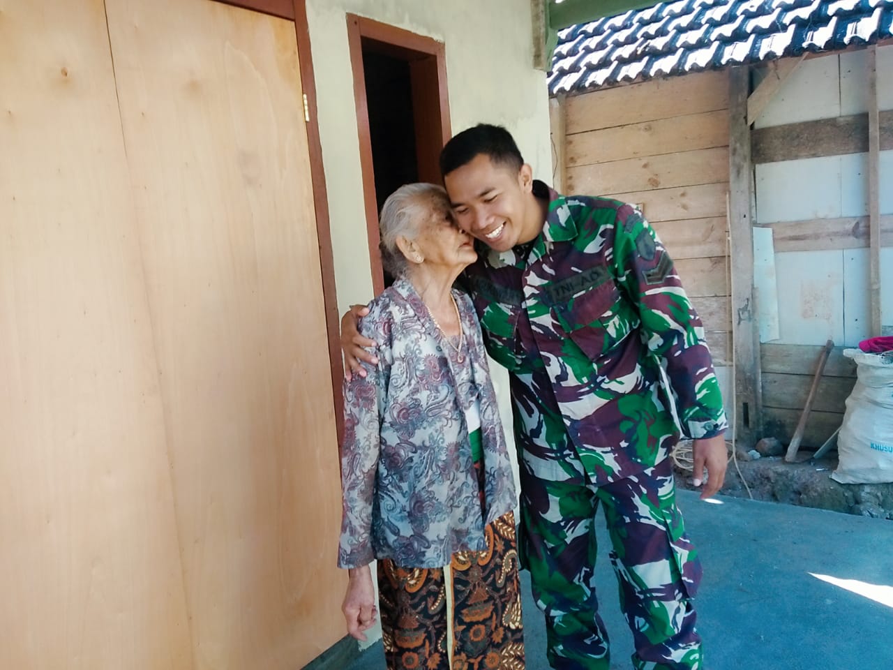 Dandim Trenggalek Punya Kenangan dengan Warga