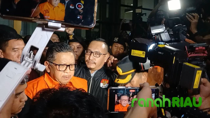 Heboh, Muncul Video Hasto Bocorkan arahan Jokowi revisi UU KPK demi Amankan Gibran dan Bobby