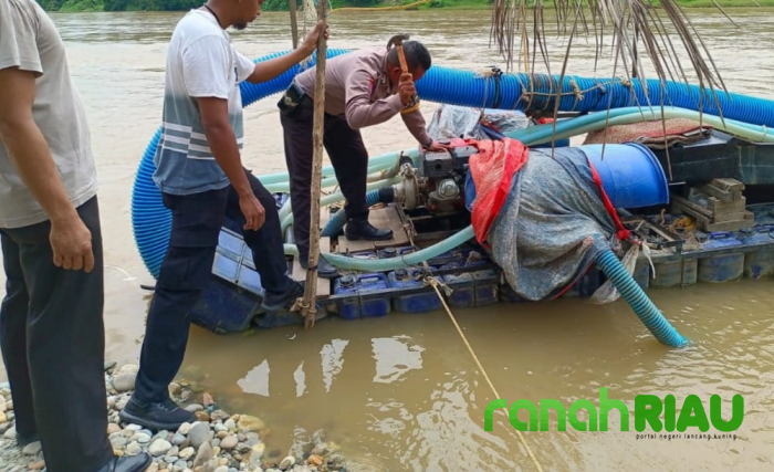 Meski Tak Beroperasi, Polsek Kuantan Mudik Tetap Merusak Peralatan PETI