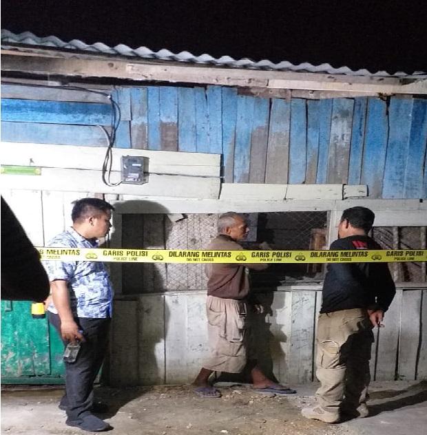 Warga siak hulu digegerkan Penemuan mayat dirumah, Terdapat tiga tusukan