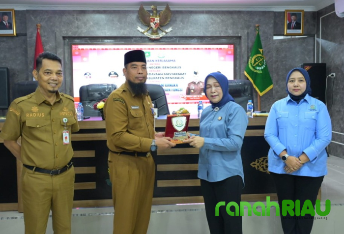 Pemkab dan Kejari Bengkalis Jalin Kerja Sama Menuju Desa Lebih Transparan