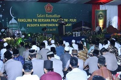 Panglima TNI Buka Puasa Bersama Ribuan Umat Muslim di Grup-1 Kopassus