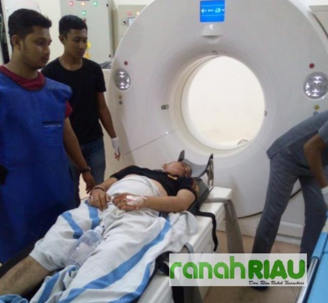 Pagar Runtuh, Seorang Satpol PP Bengkalis Jadi Korban