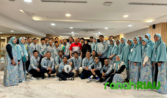 JNE berangkatkan 559 Karyawan Ibadah Umrah