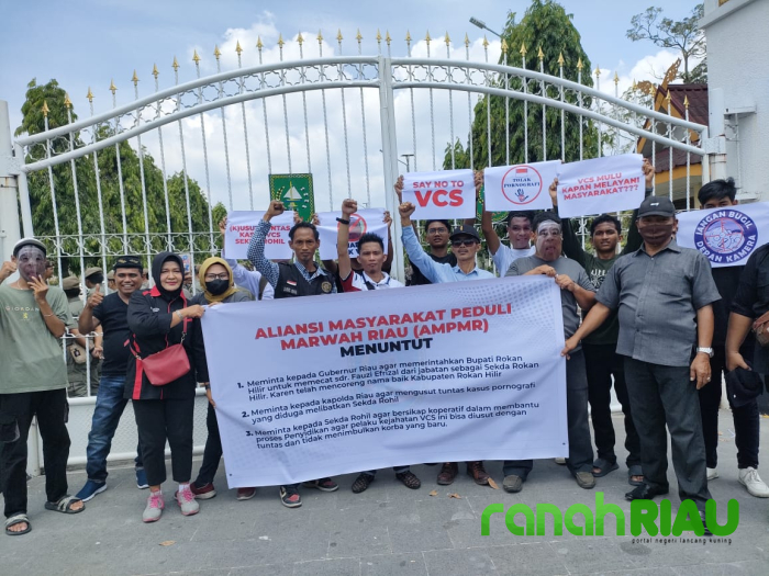 Melet Lidah depan Kamera berbuah Demonstrasi, AMPMR minta Sekda Rohil Dipecat