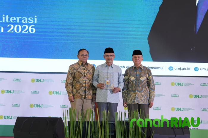 Haedar Nashir Terima Kartu Wartawan Utama Khusus, Tegaskan 42 Tahun Kiprah di Dunia Pers