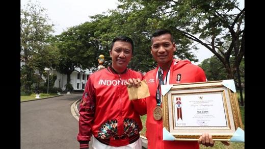 Diundang Presiden ke Istana, Atlet Dayung Nasional Asal Kuansing Terima Bonus