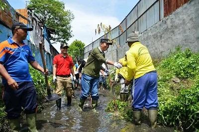 Wahhh...Pak Wako Pekanbaru Turun Ke Sungai, Ngapain yah.? 