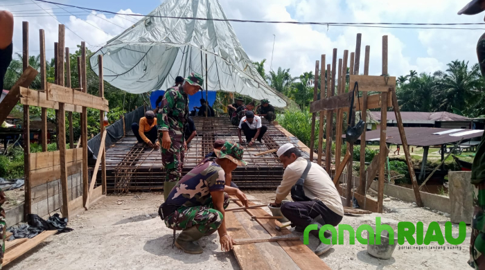 Hari Pertama TMMD 116, Personel dan Warga Kompak Kerjakan Jembatan di Pengalihan Keritang