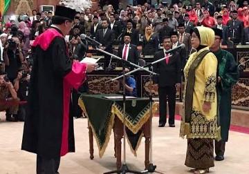 Septina Resmi Dilantik Sebagai Perempuan Pertama Ketua DPRD Riau