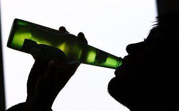 Tak Punya Duit Traktir Minum Tuak, Pria di Inhu Digebuki