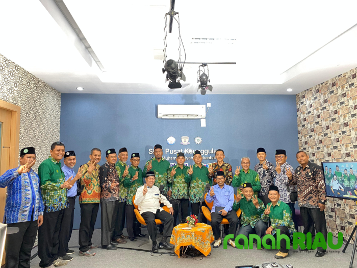 Ketua PDM Kota Pekanbaru berikan Pencerahan dalam Kunjungan PDM Langkat di SMK Muda