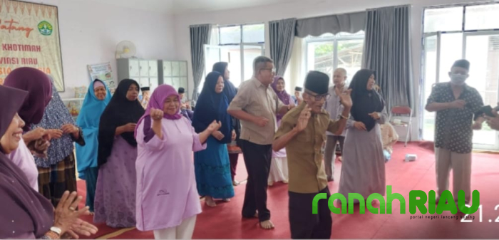 Berbagi Bahagia di Usia Senja, Komunitas Purnabakti Kunjungi Panti Sosial Husnul Khotimah