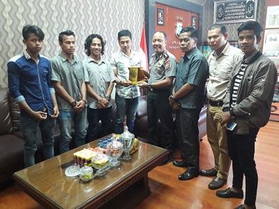 Ooo.. Ternyata Ini Alasan FMPK Berikan Penghargaan Untuk Kapolres Kuansing...