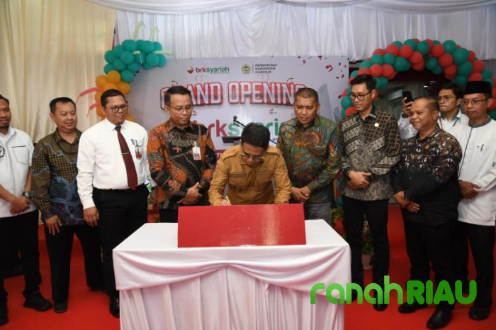 BRK Syariah tandatangani Prasasti Kantor Cabang Pembantu BRK Syariah Karimun Batu Lipai