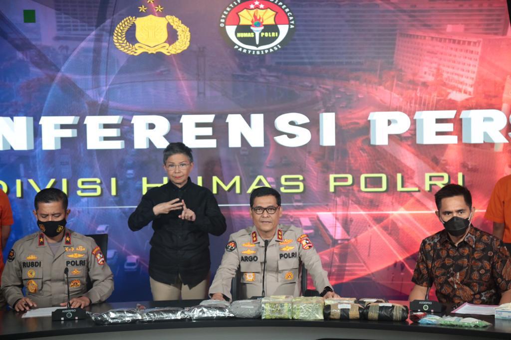 Mabes Polri Hadirkan Juru Bicara Isyarat untuk Kaum Difabel