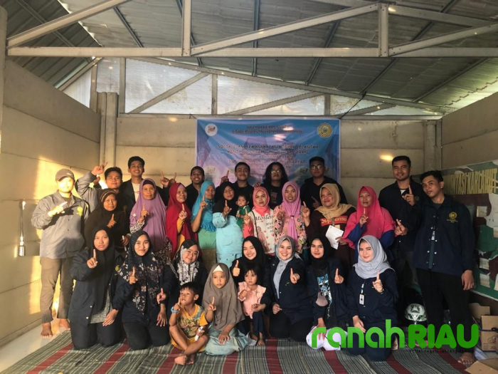 Tingkatkan UMKM, Mahasiswa UMRI ajak warga membuat Lilin Aromaterapi dari minyak Jelantah