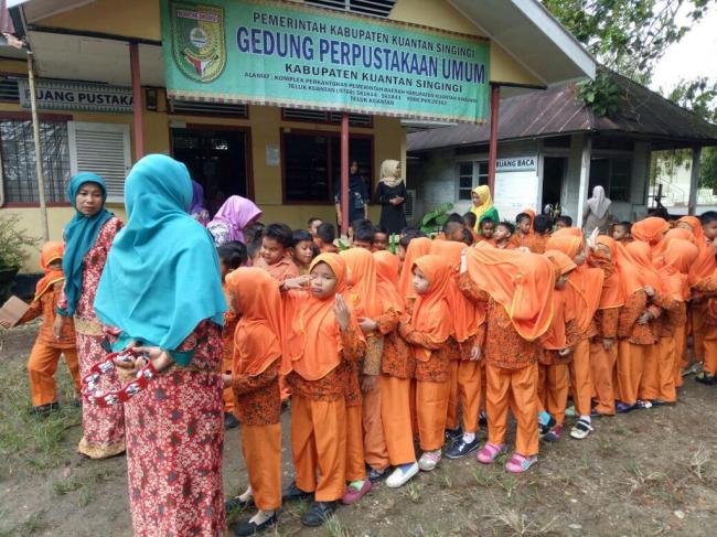 Azhar Lakukan Terobosan untuk Meningkatkan Minat Baca diKuansing