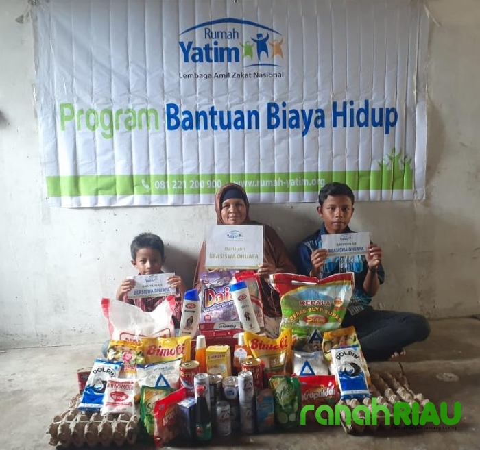 Bantuan Lanjutan Rumah Yatim untuk Ibu Yeni, Seorang Diri Nafkahi 3 Anaknya