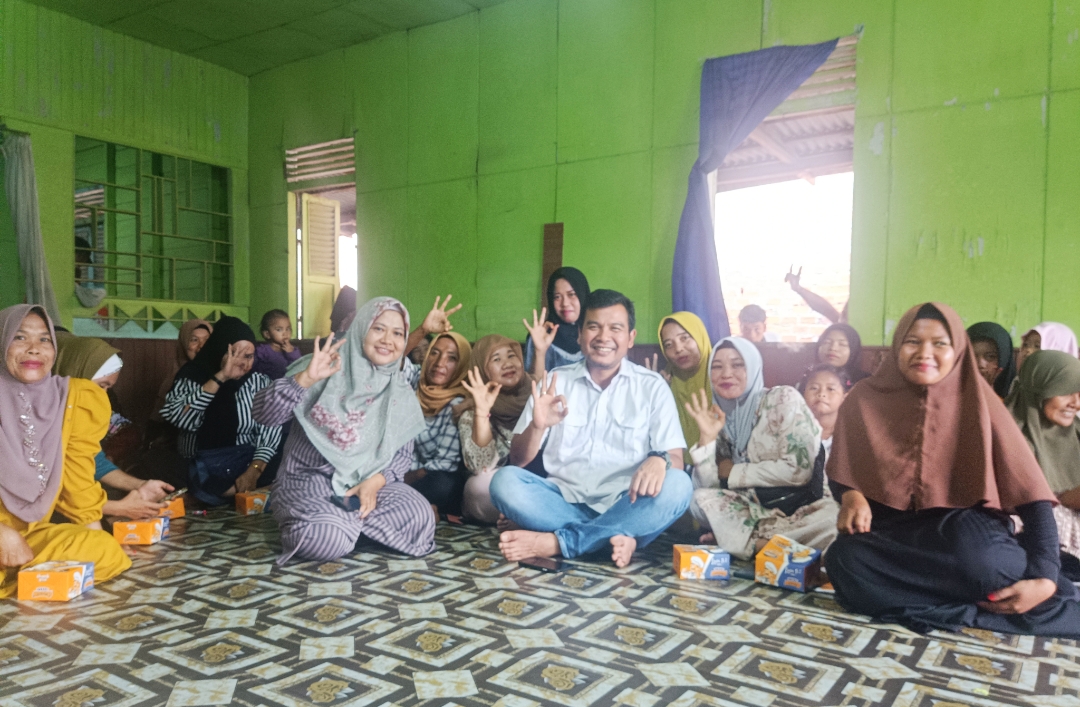 Warga Inhil Curhat ke Arif Eka Saputra