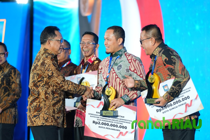 Wako Agung Nugroho Terima Penghargaan dan Insentif Fiskal dari Kemendagri