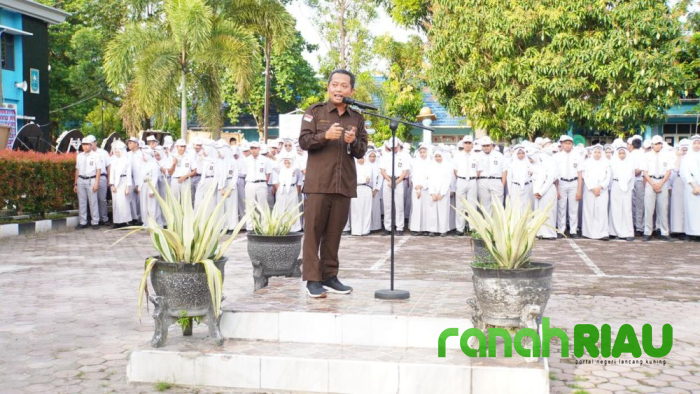 KPU Riau Sosialisasi Pilkada Serentak Bagi Pemilih Pemula di SMA Sederajat