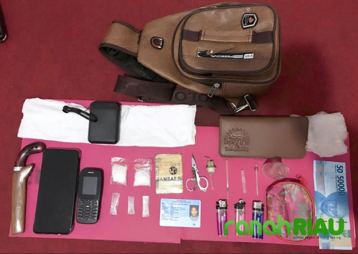 Apes! Pengedar Sabu di Gaung Ditangkap Aparat Didepan Warung Makan