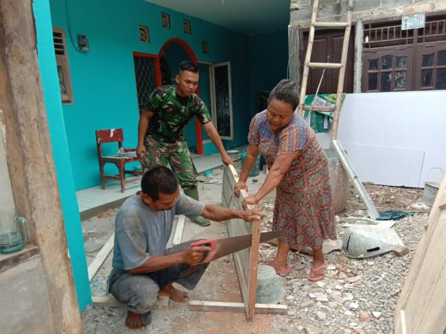 Dansatgas Himbau Satgas dan Masyarakat Percepat Pembangunan Kantor Tiga Pilar