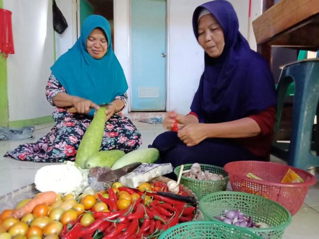 Miah Senang Bisa Masakin Satgas TMMD Kodim Tegal