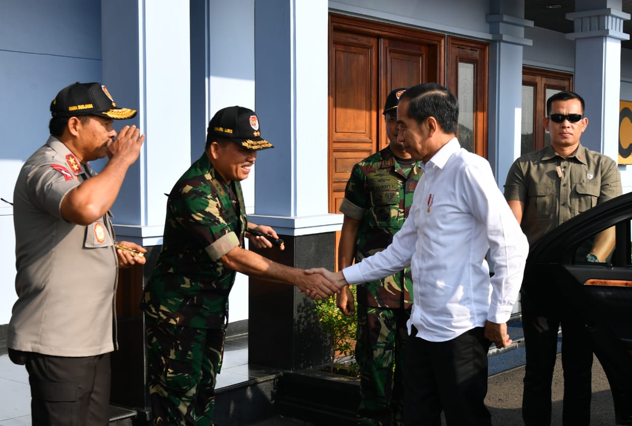 Bertolak ke Jawa Barat, Presiden Jokowi akan resmikan Terowongan Nanjung hingga serahkan bantuan PKH