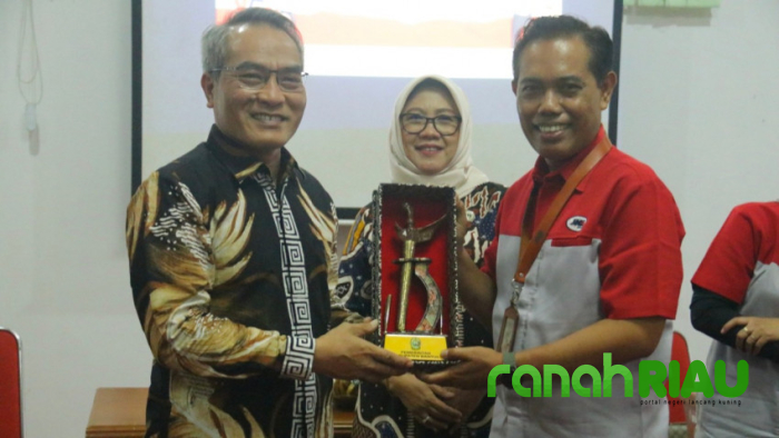 Tingkatkan Layanan Pengiriman, Pemkab Bantul Tandatangani MoU dan PKS dengan JNE