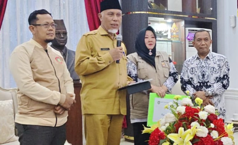 PGRI Bengkalis Salurkan Bantuan Rp 420 Juta kepada Korban Bencana di Sumbar