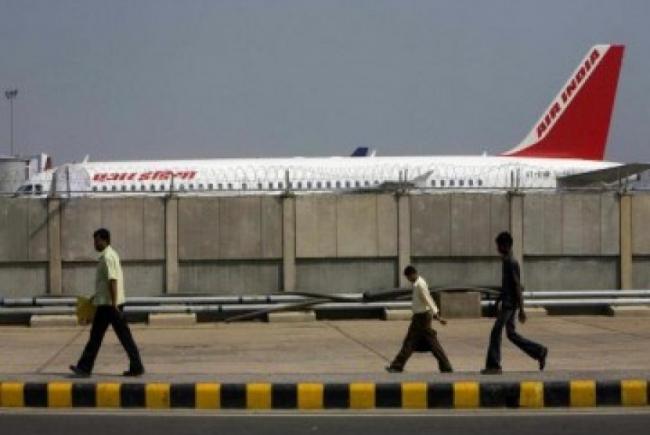 Jendela Pesawat Air India Copot Saat Lepas Landas